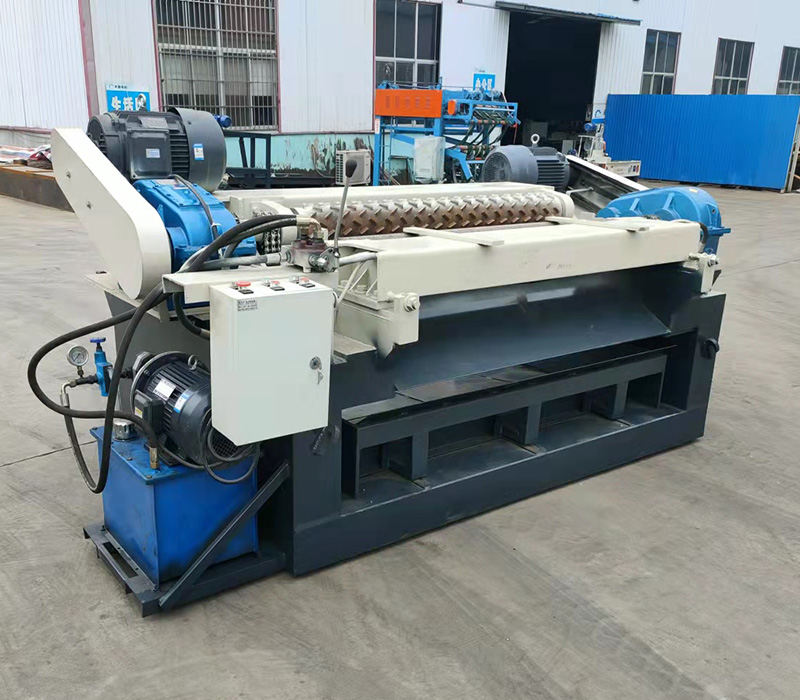 Veneer peeling machine